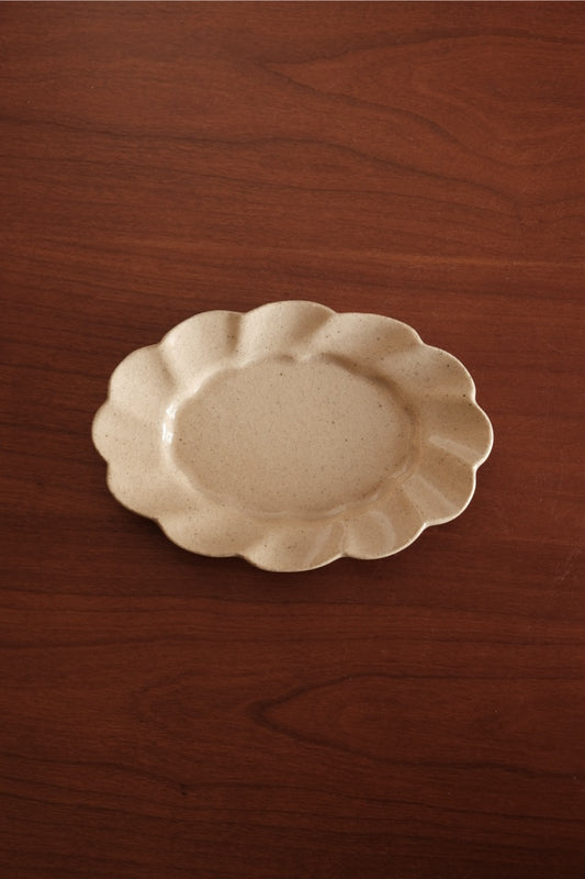 Xie Zhen Yu | Handmade Flower-shaped Oval Plate