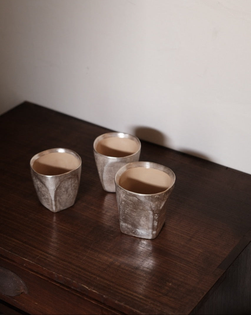 Niu Fang Fang | Tea Cup in Square base