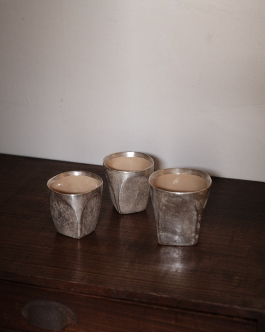 Niu Fang Fang | Tea Cup in Square base