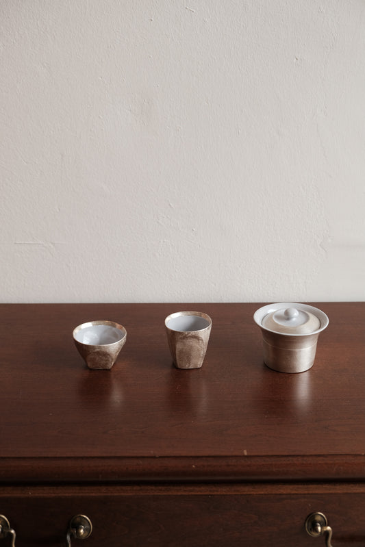 Niu Fang Fang | Tea Cup in Square base