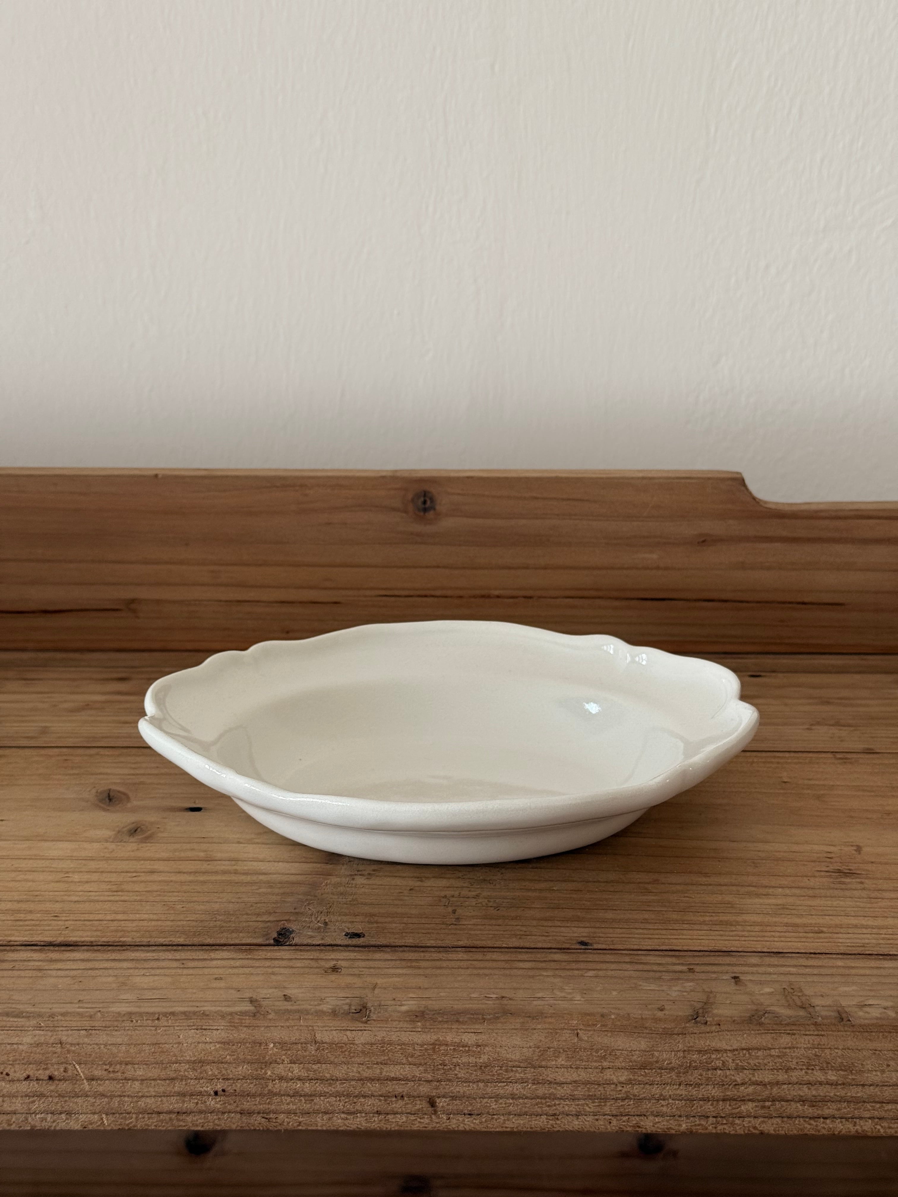 Tatsuhiko Kawai | White Glaze Oval Medium Plate
