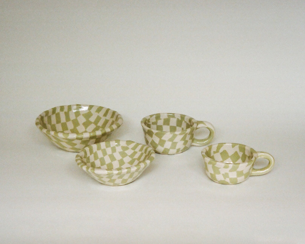 Pollygarden | Check Apple Latte Mug