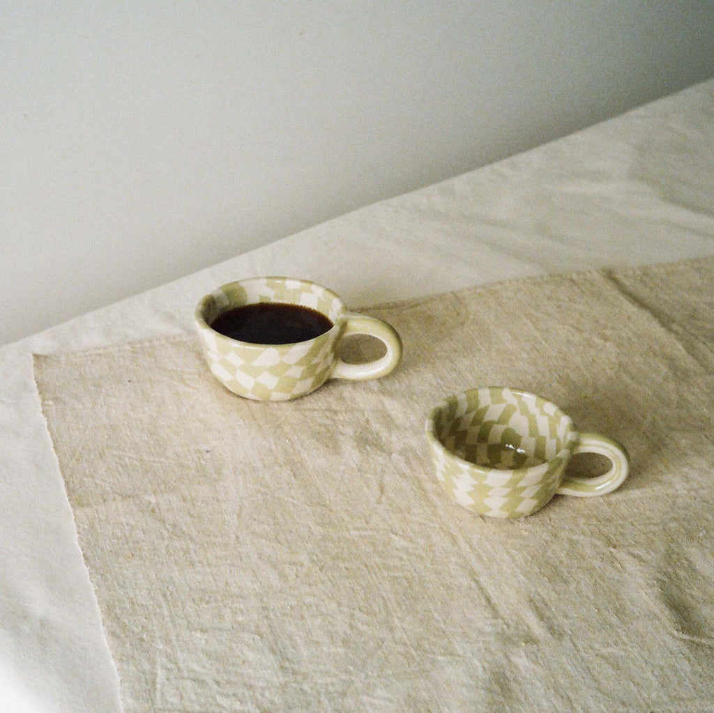 Pollygarden | Check Apple Latte Mug