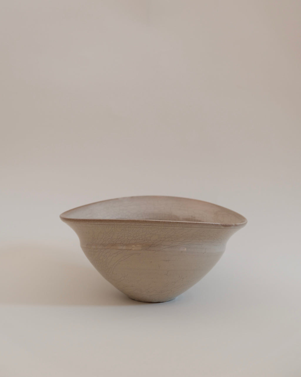 Fuminari Araga | Crackled Kohiki Basin-Shaped Large Bowl