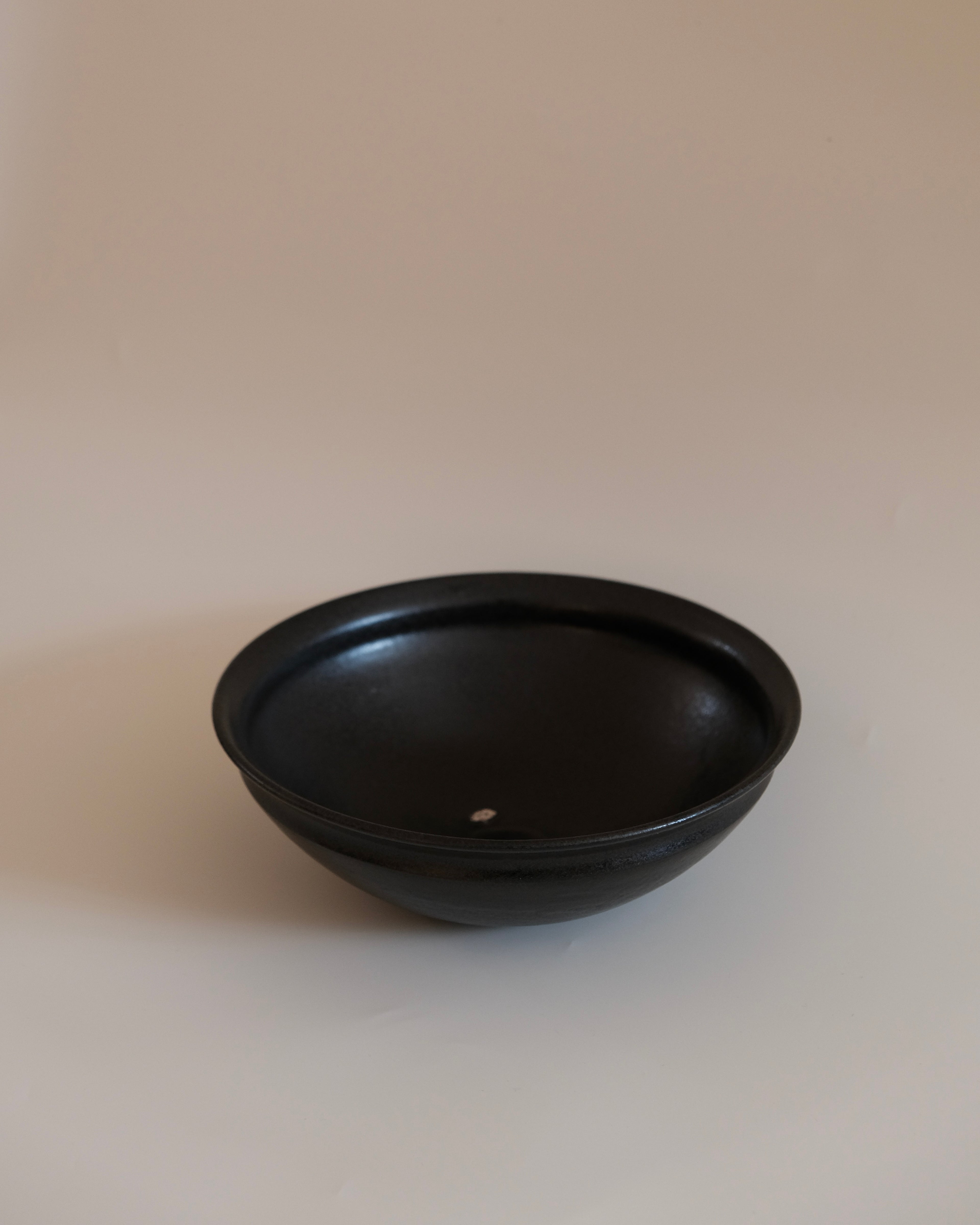 Fuminari Araga | Black Glazed 18cm Round Bowl