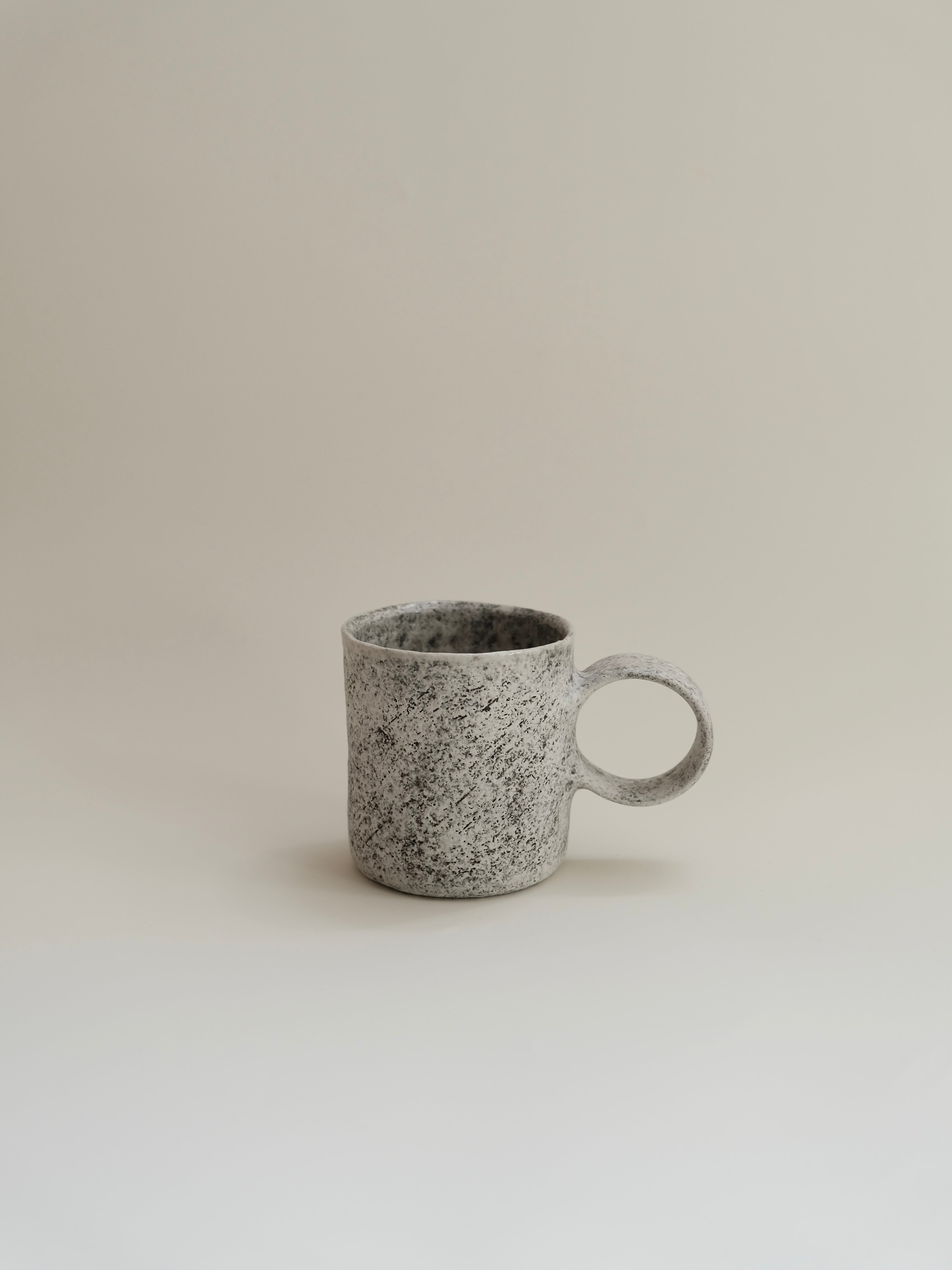 Zhou Yuxuan | Round Handle Mug
