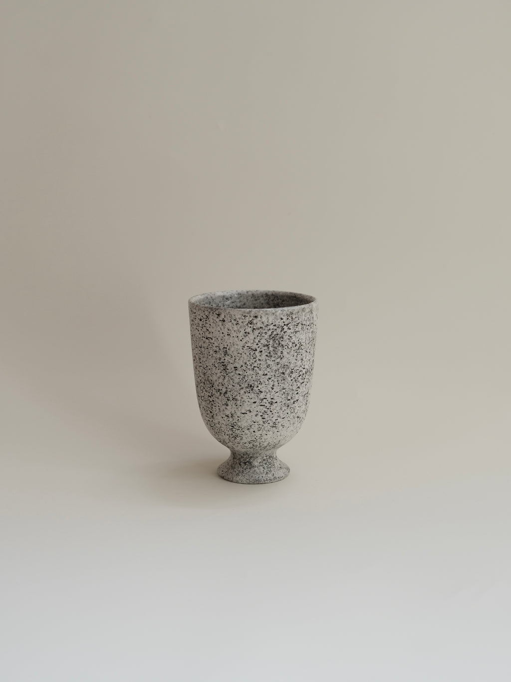 Zhou Yuxuan | Footed Cup