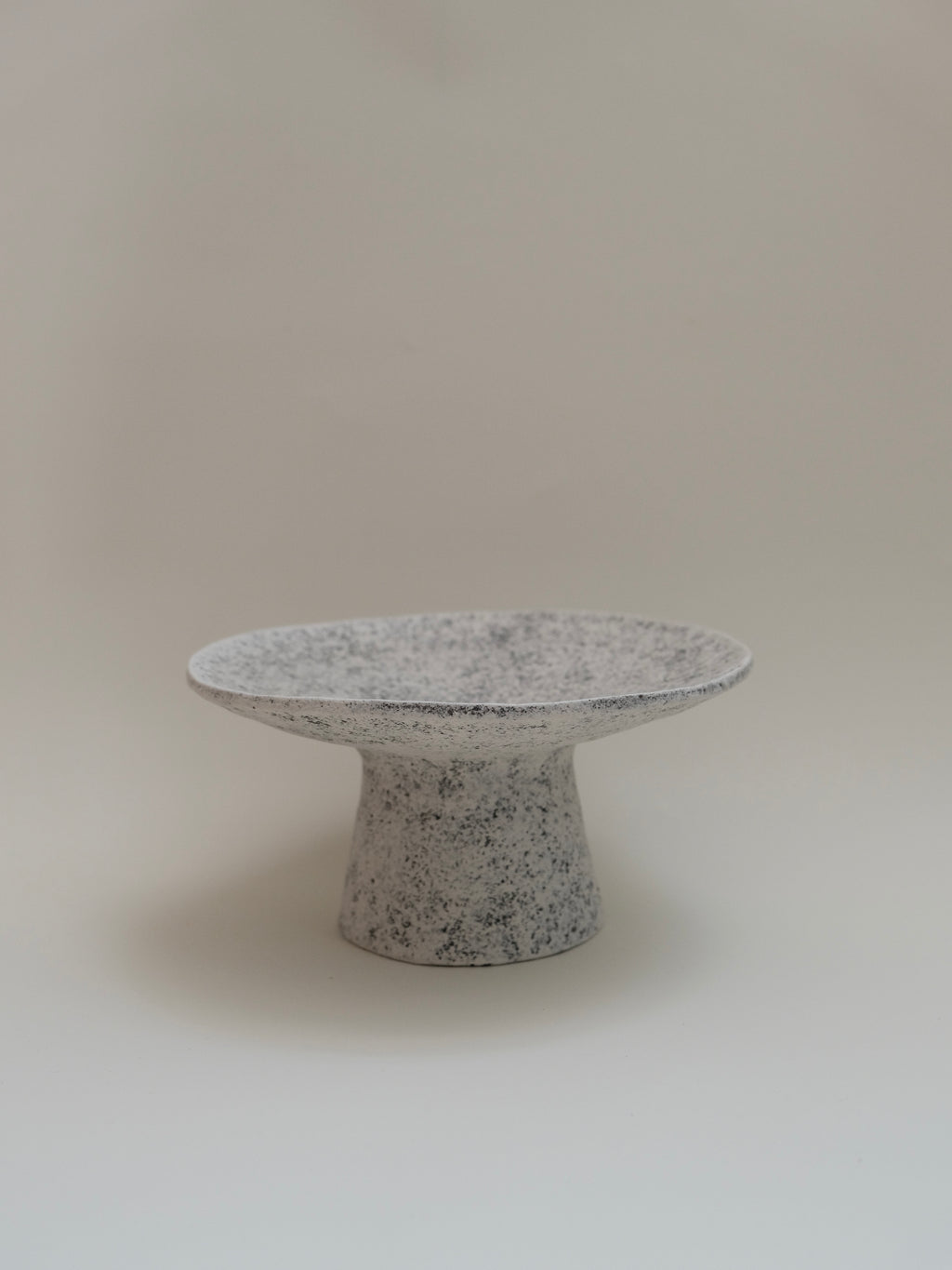 Zhou Yuxuan | Footed Plate