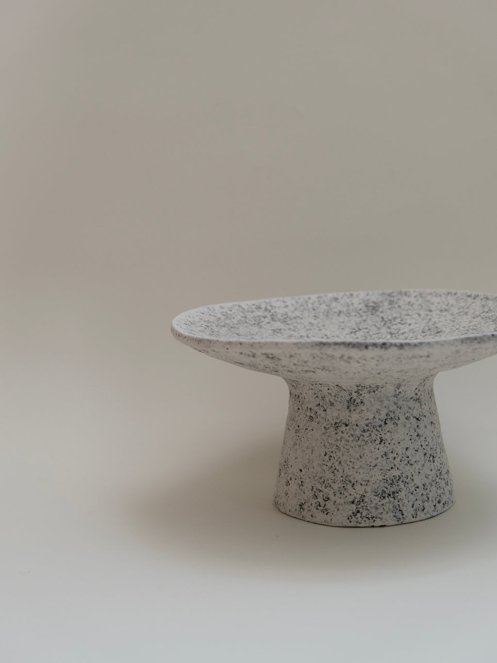 Zhou Yuxuan | Footed Plate