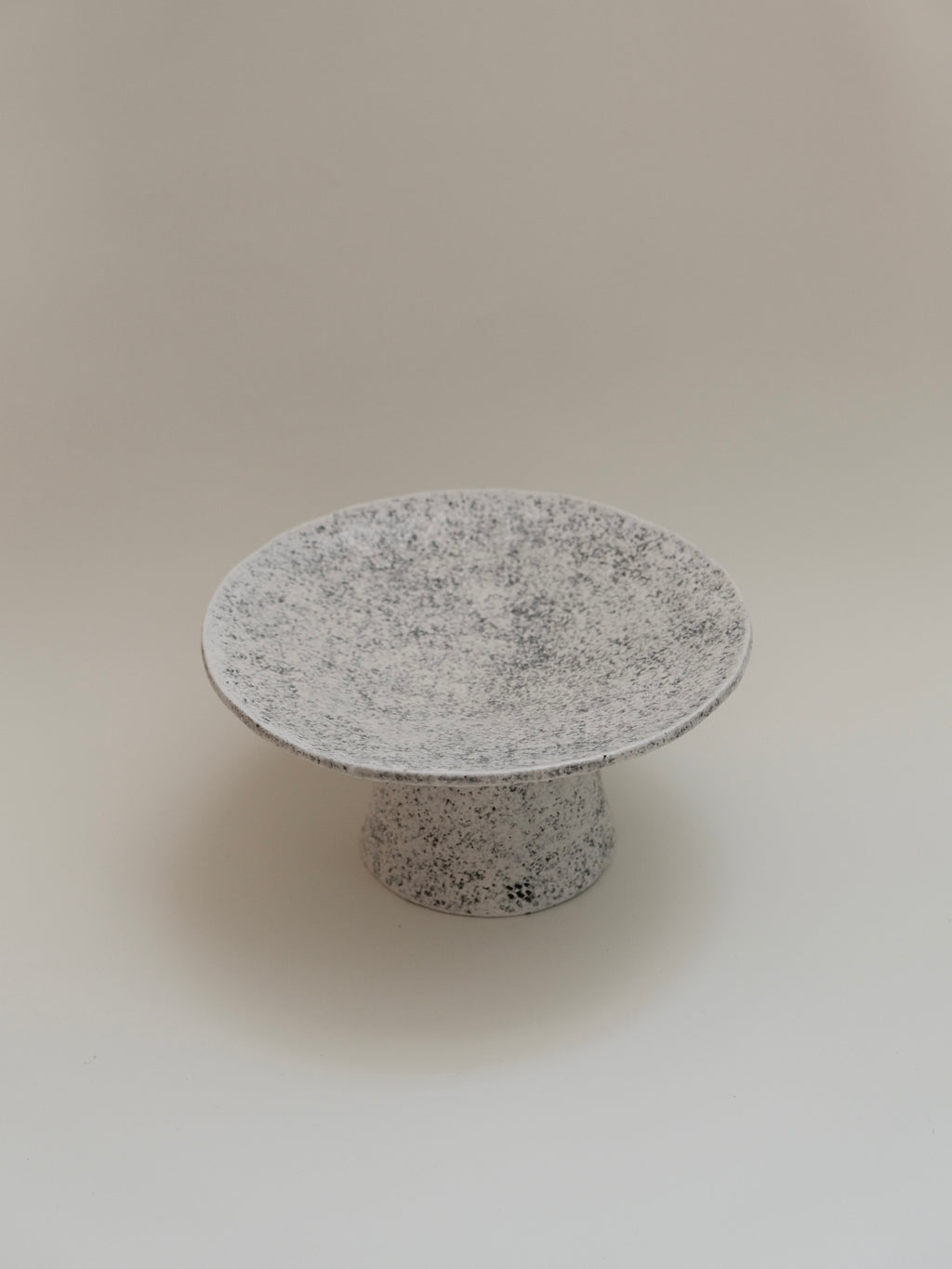 Zhou Yuxuan | Footed Plate