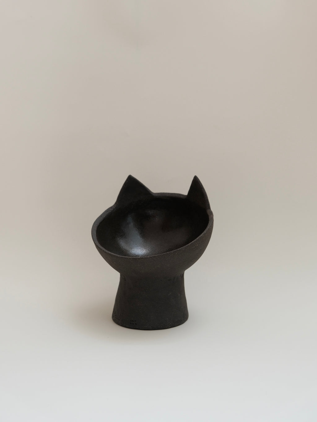 Zhou Yuxuan | Footed Pet Bowl