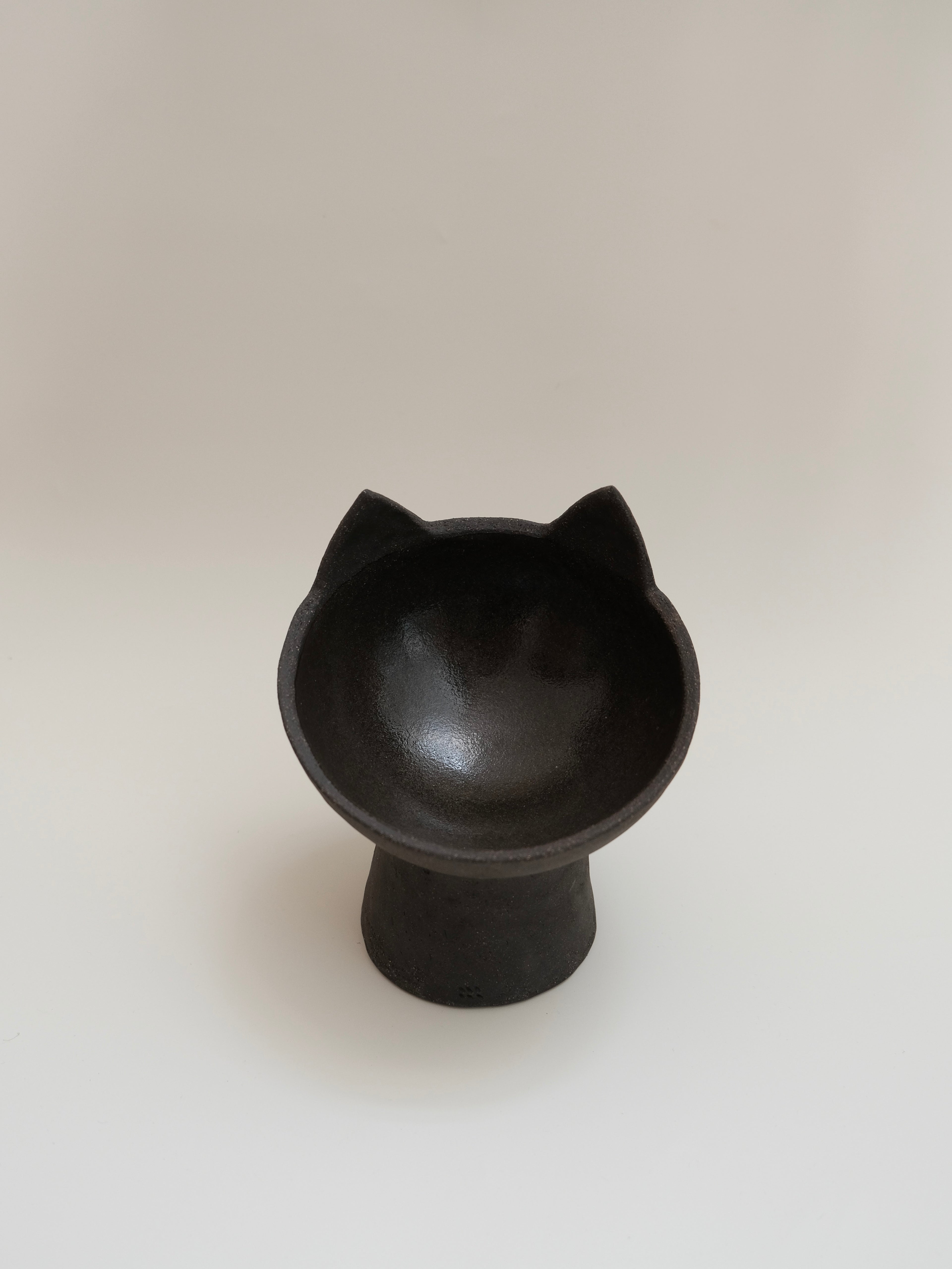 Zhou Yuxuan | Footed Pet Bowl