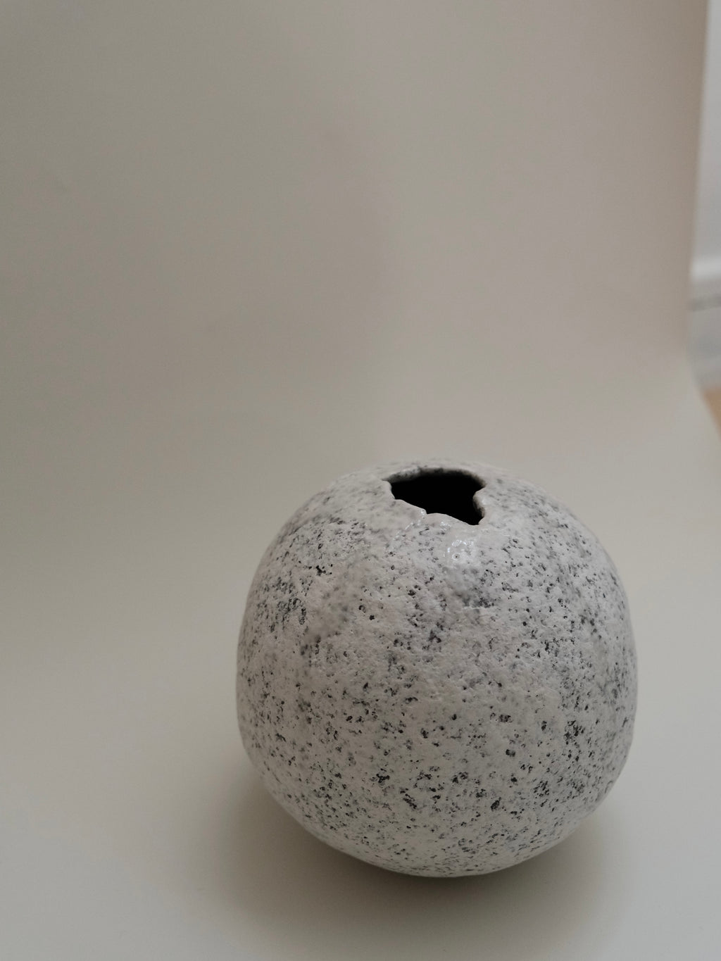 Zhou Yuxuan | Vase #3