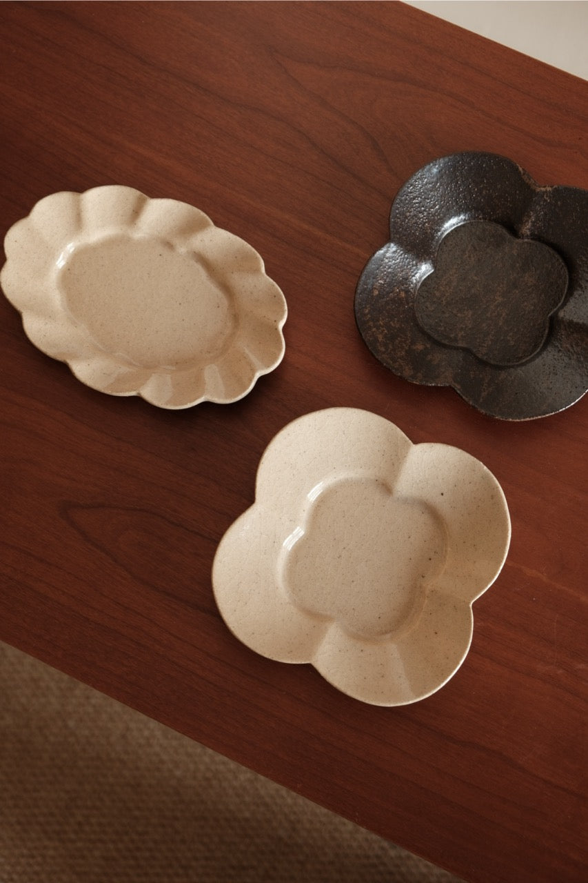 Xie Zhen Yu | Handmade Flower-shaped Plate