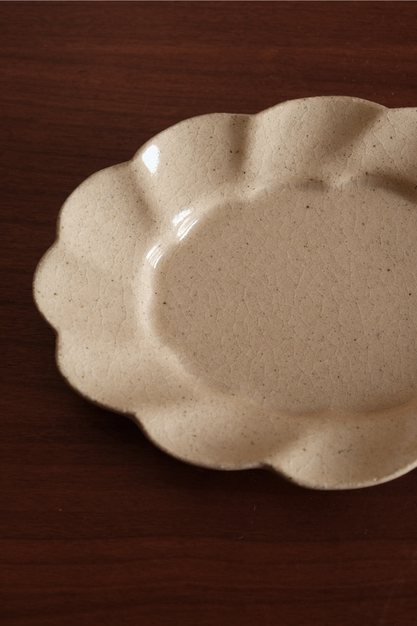 Xie Zhen Yu | Handmade Flower-shaped Oval Plate