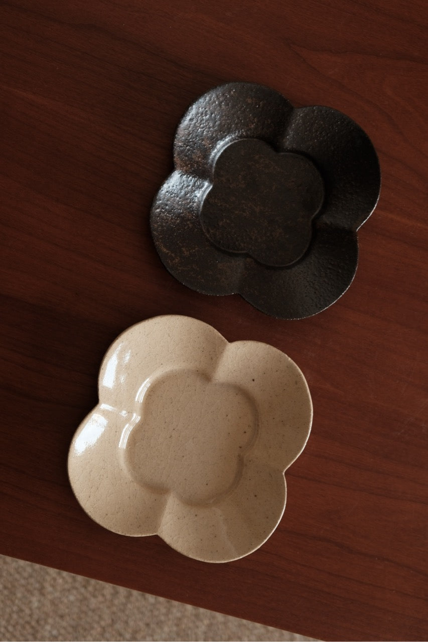 Xie Zhen Yu | Handmade Flower-shaped Plate