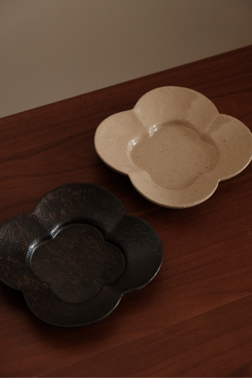 Xie Zhen Yu | Handmade Flower-shaped Plate