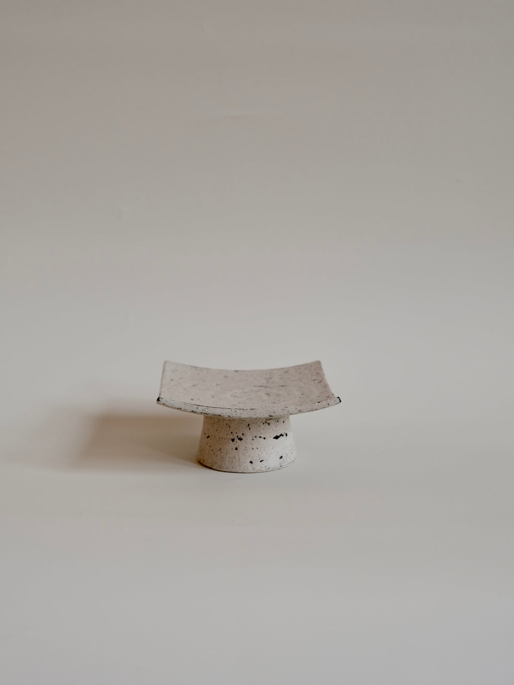 Zhuo Yue｜Footed Plate