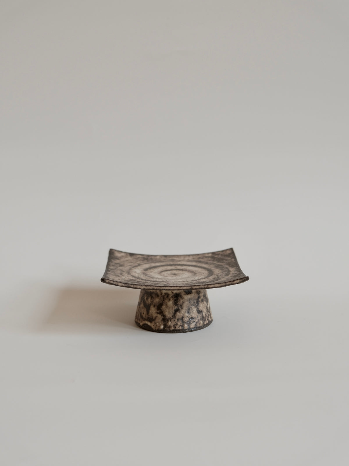 Zhuo Yue｜Footed Plate