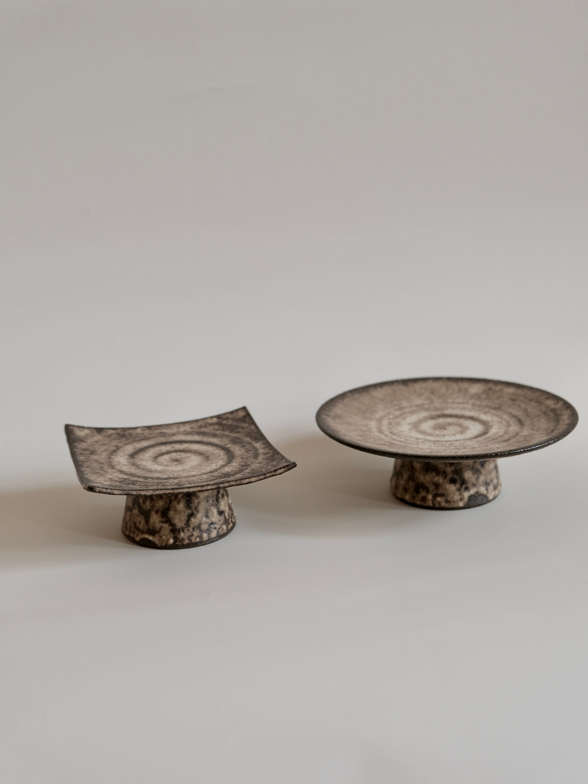 Zhuo Yue｜Footed Plate