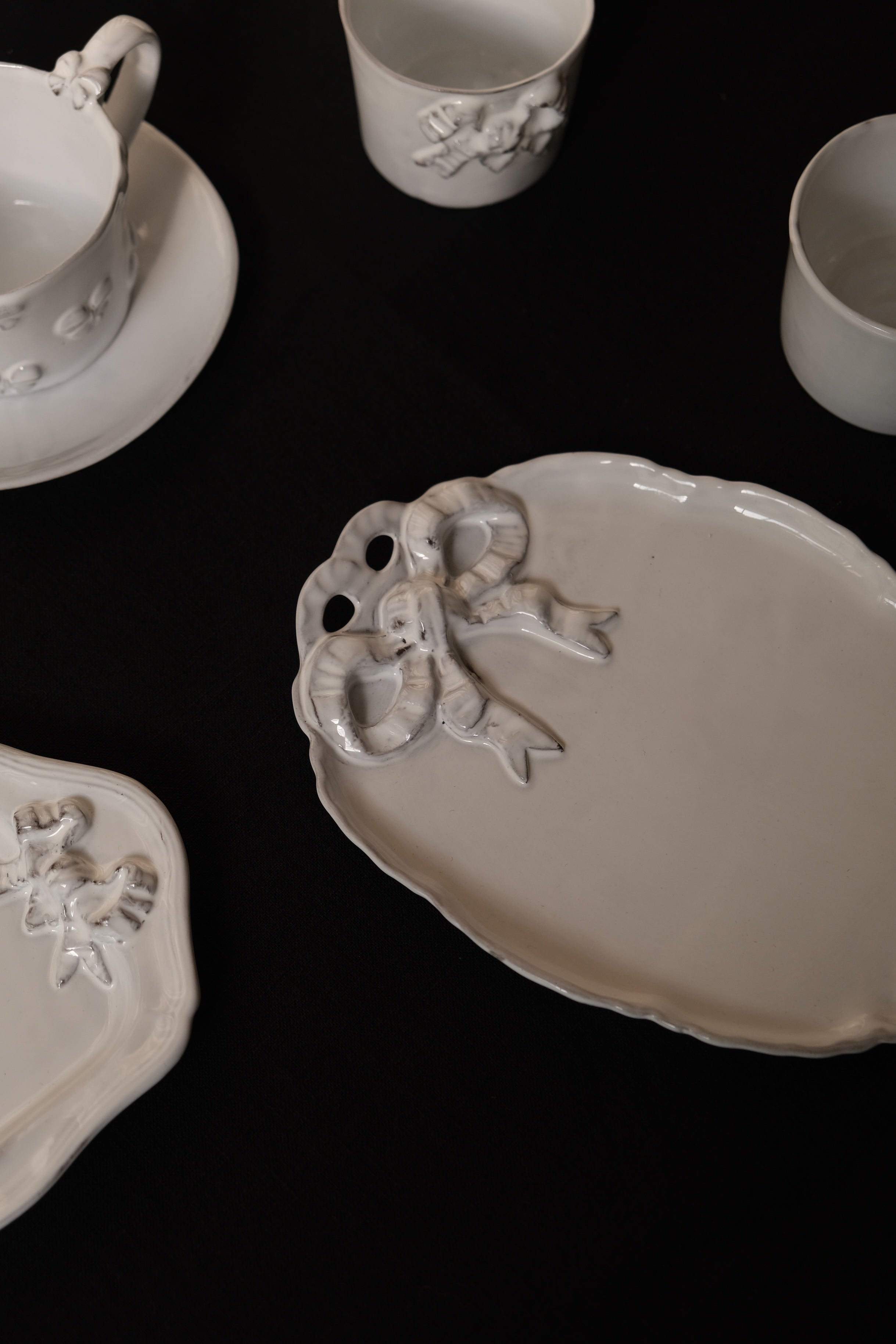 Carron | Marie-Antoinette platter with handle