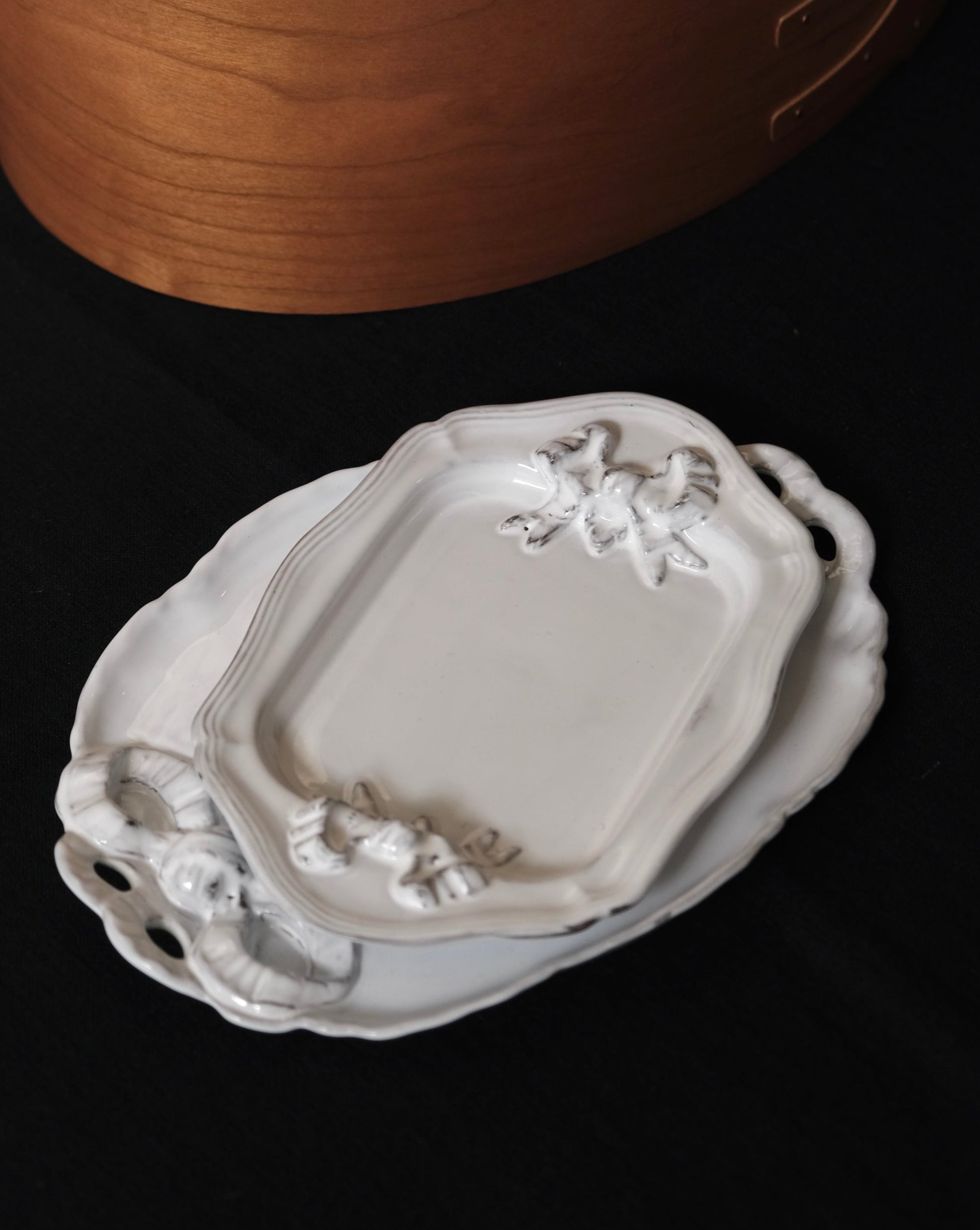 Carron | Marie-Antoinette ribbon rectangular platter