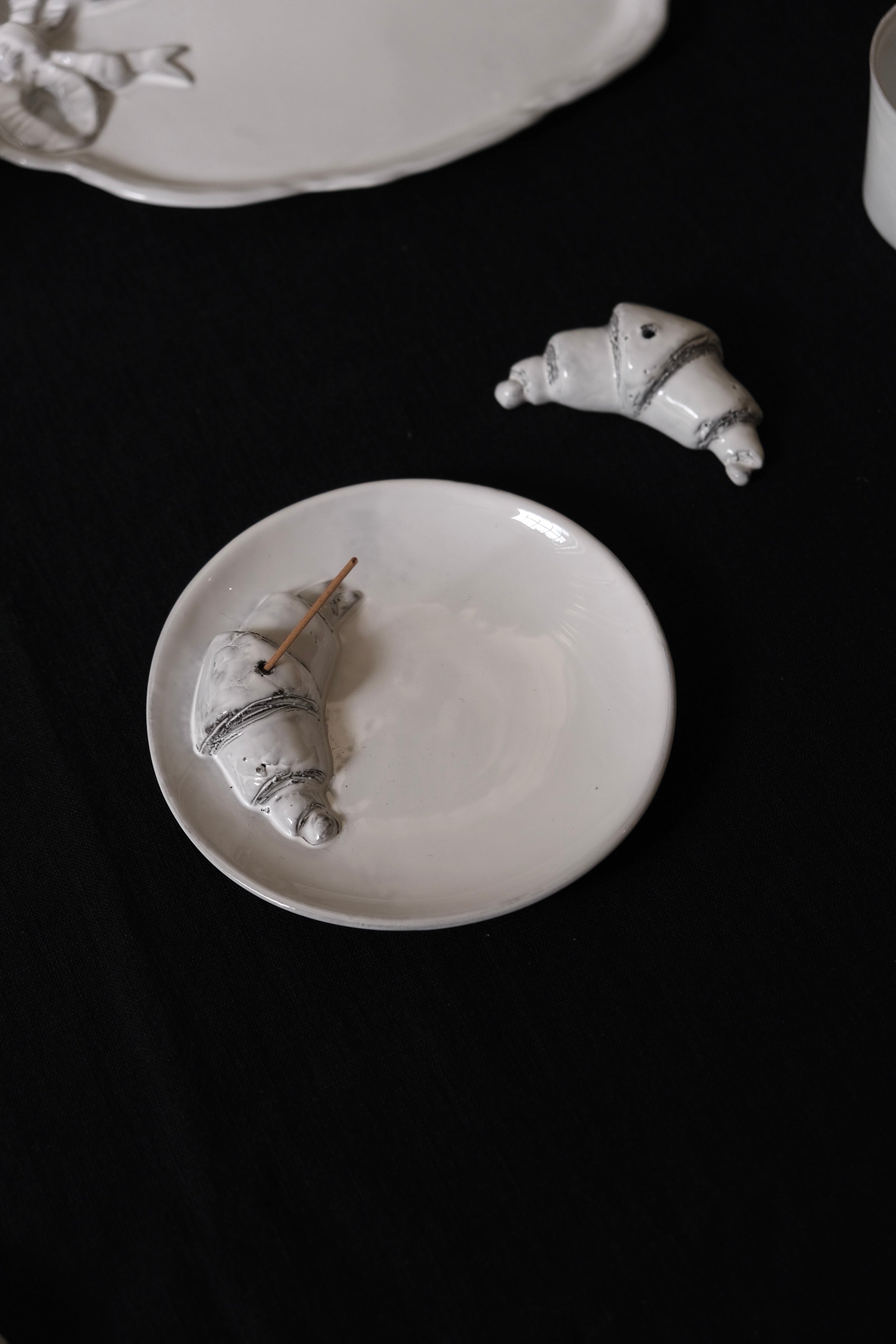 Carron | Croissant incense holder with receptacle