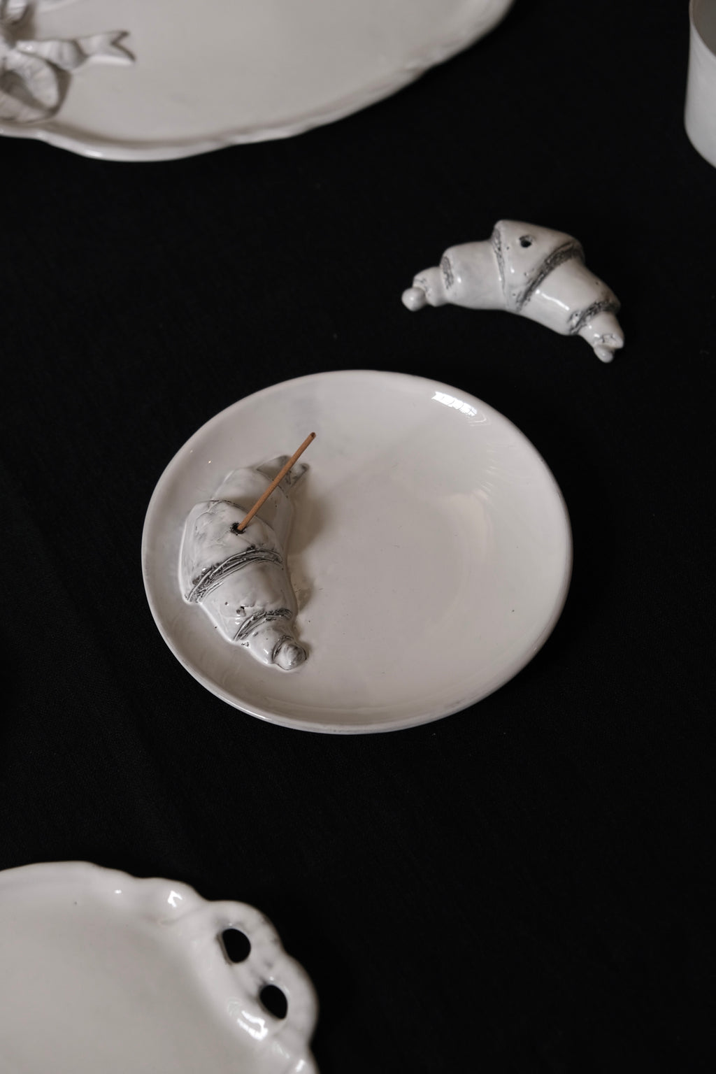 Carron | Croissant incense holder with receptacle