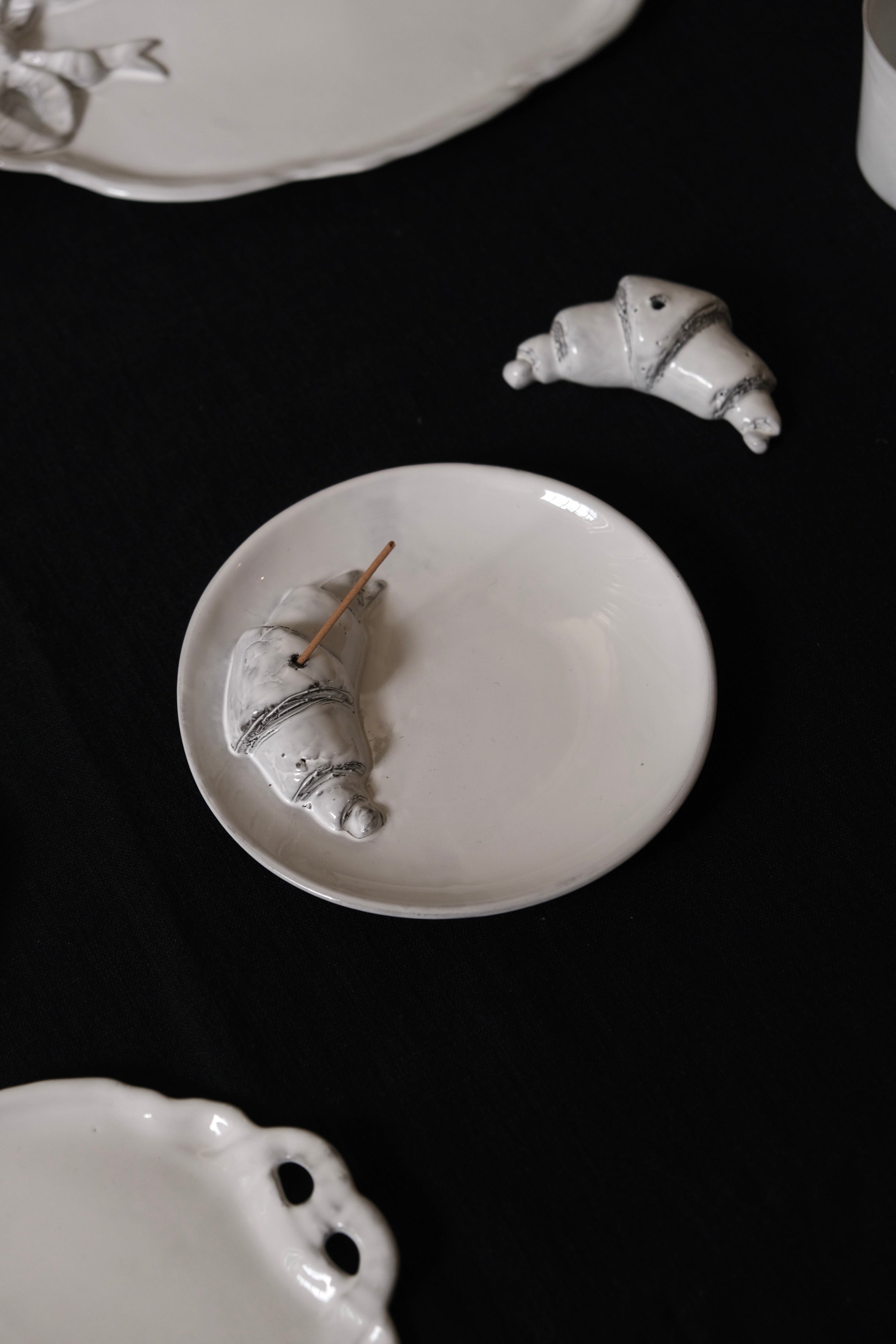 Carron | Croissant incense holder with receptacle
