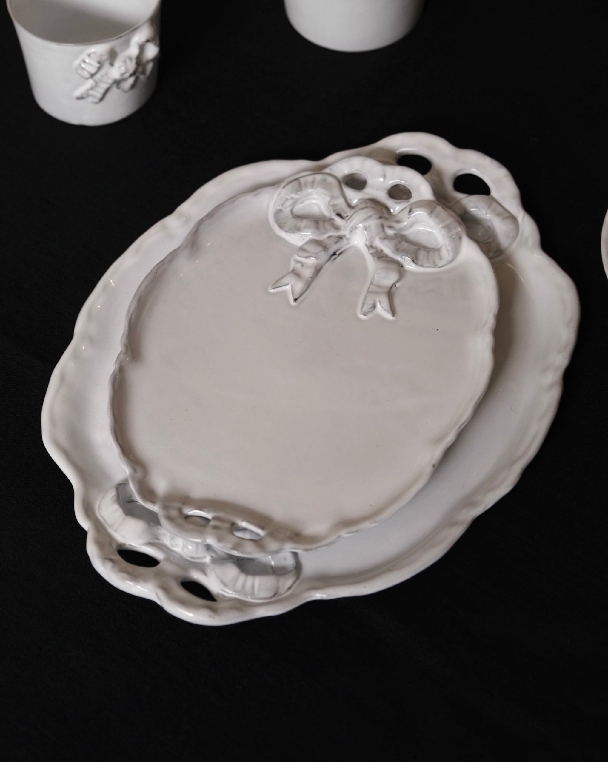 Carron | Marie-Antoinette platter with handle