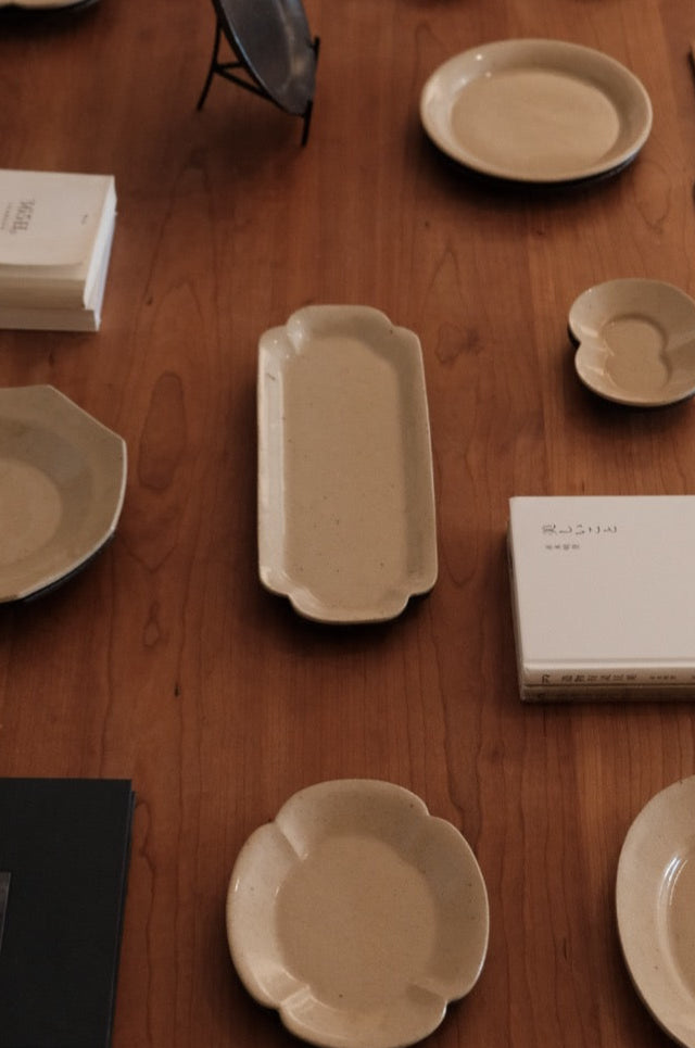 Xie Zhen Yu | Handmade Begonia Long Plate