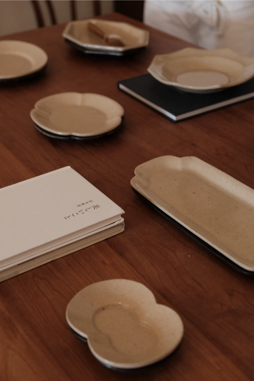 Xie Zhen Yu | Handmade Begonia Long Plate