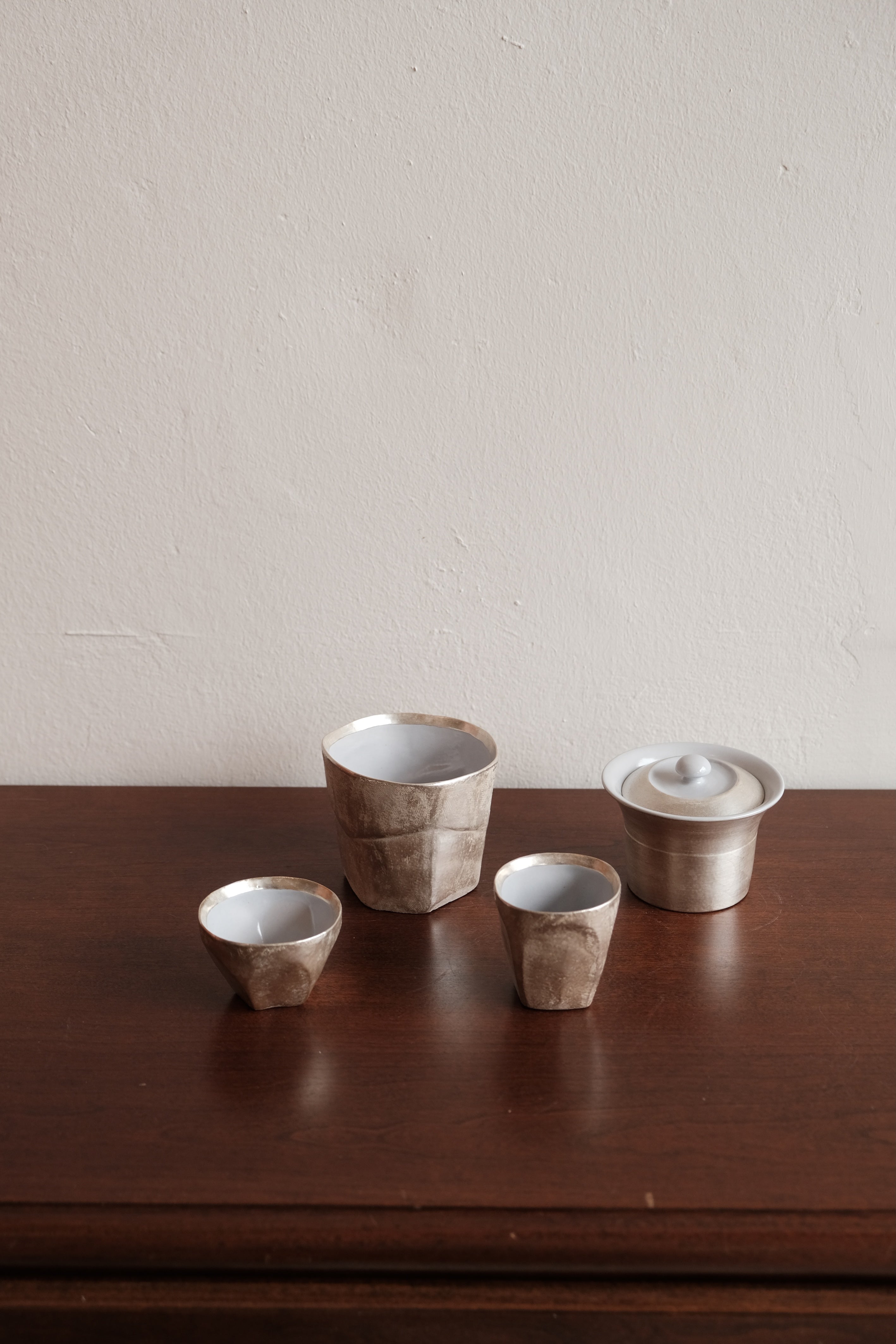 Niu Fang Fang | Tea Cup in Square base