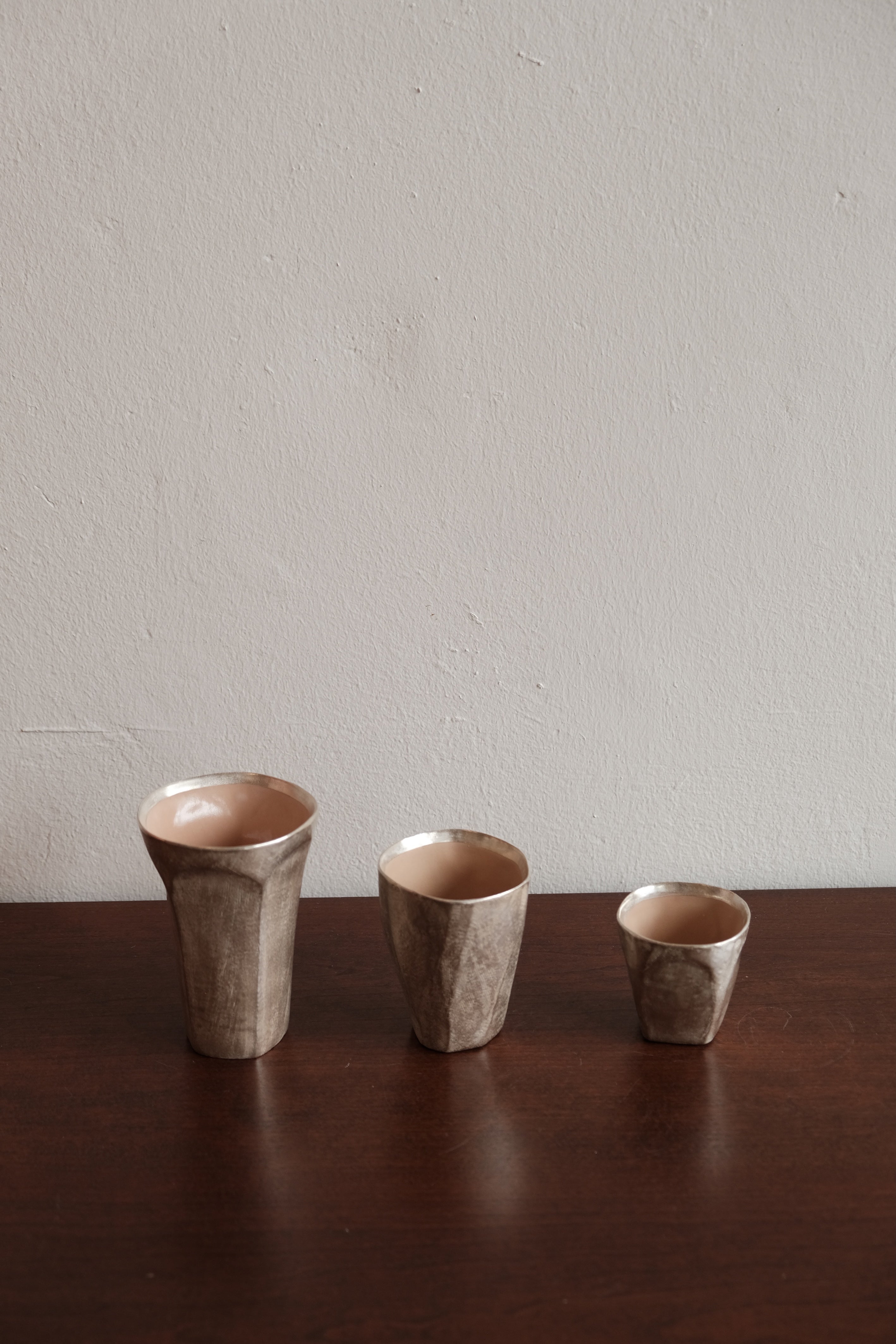 Niu Fang Fang | Tea Cup in Square base