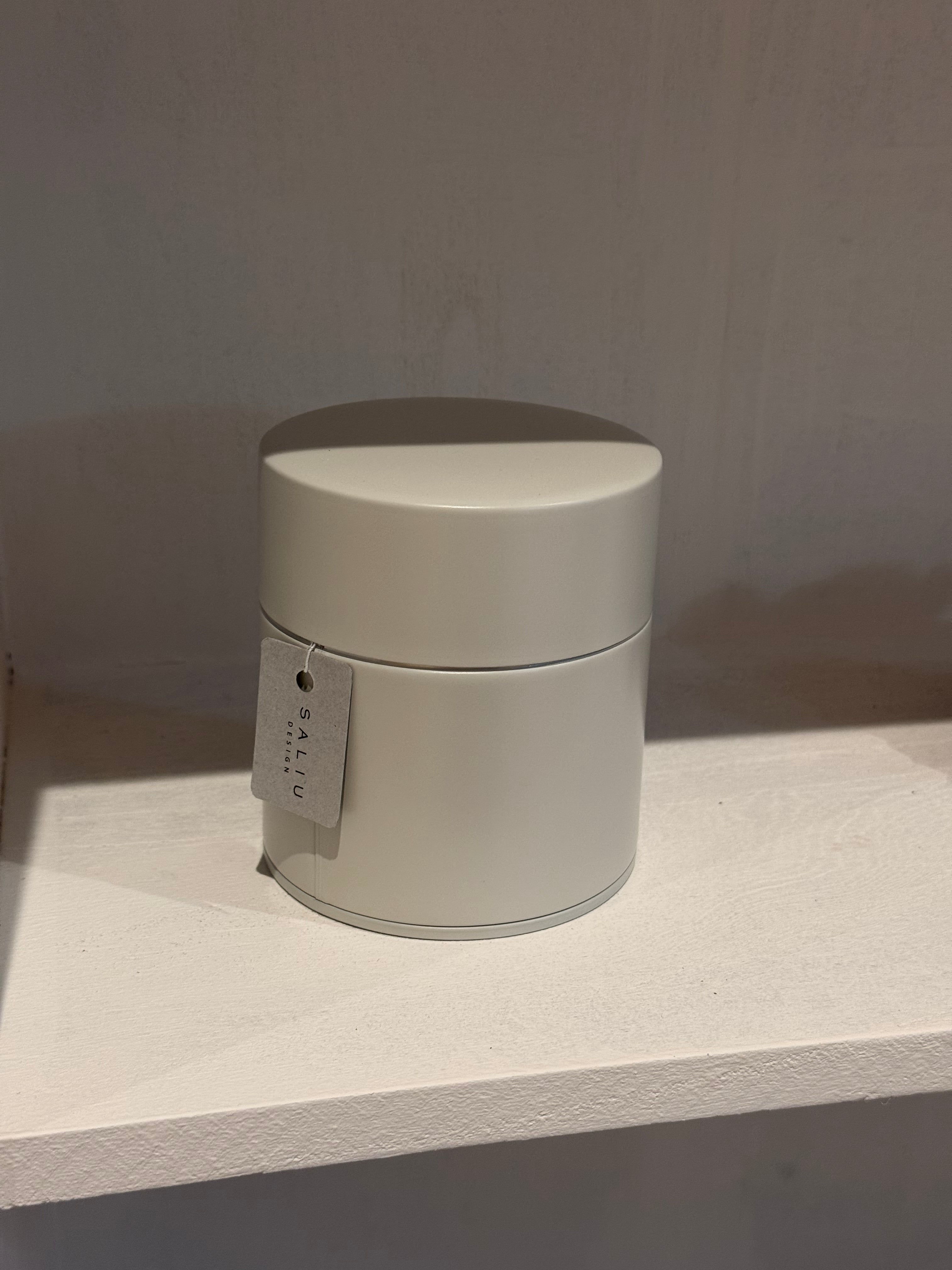 Lolo Saliu | Tea Tin