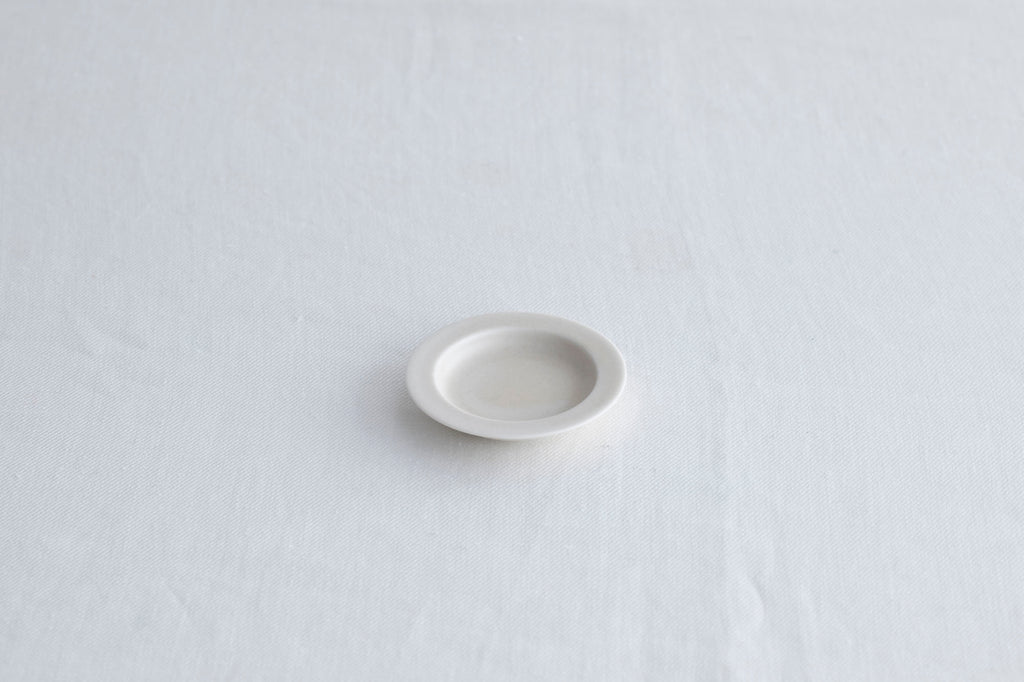 yumiko iihoshi | unjour plate in beige
