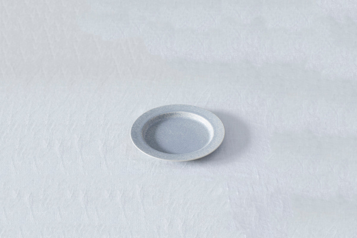 yumiko iihoshi | unjour plate in light gray