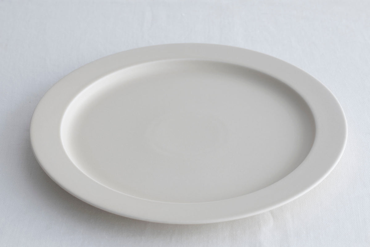 yumiko iihoshi | unjour plate in beige