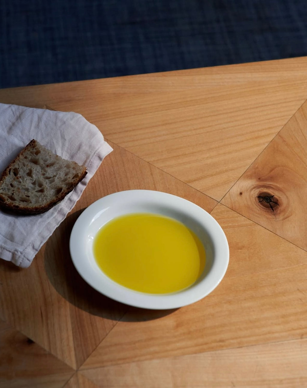 1616 Arita | CMA Oval Flat Plate