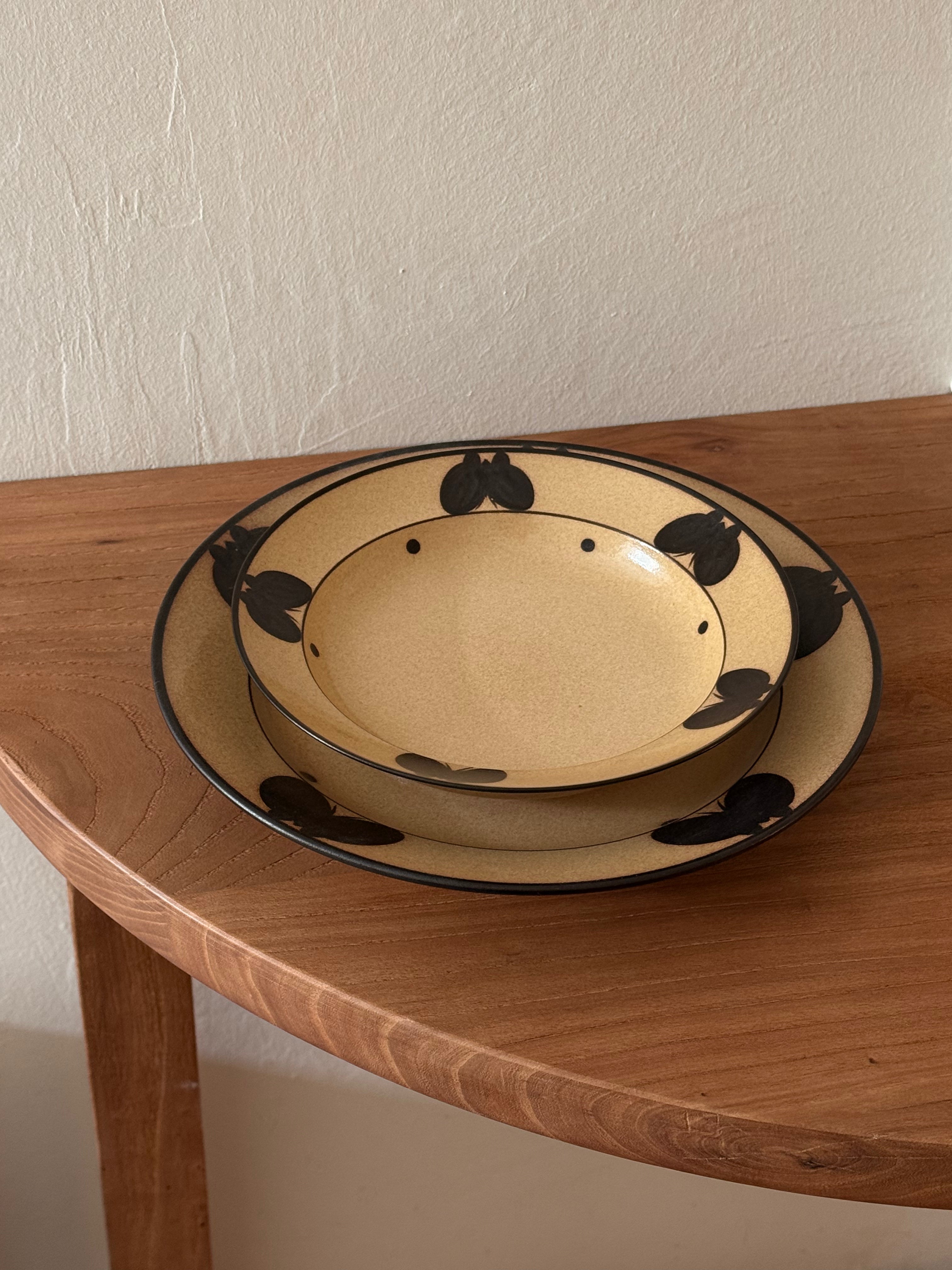 Si Shuang｜Yi 翼 handmade Plate