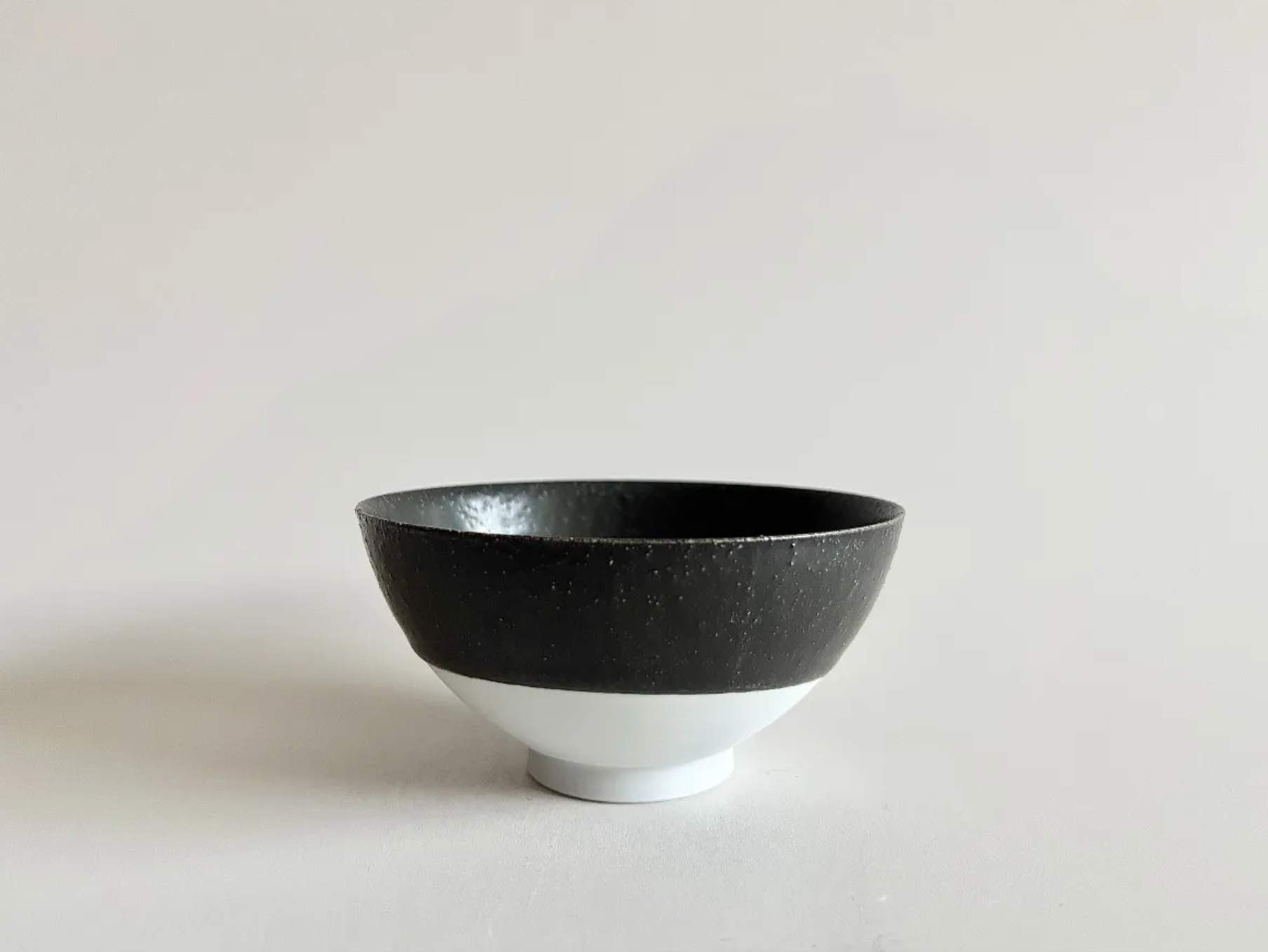 Naotsugu Yoshida | White Porcelain Iron Glaze Rice Bowl