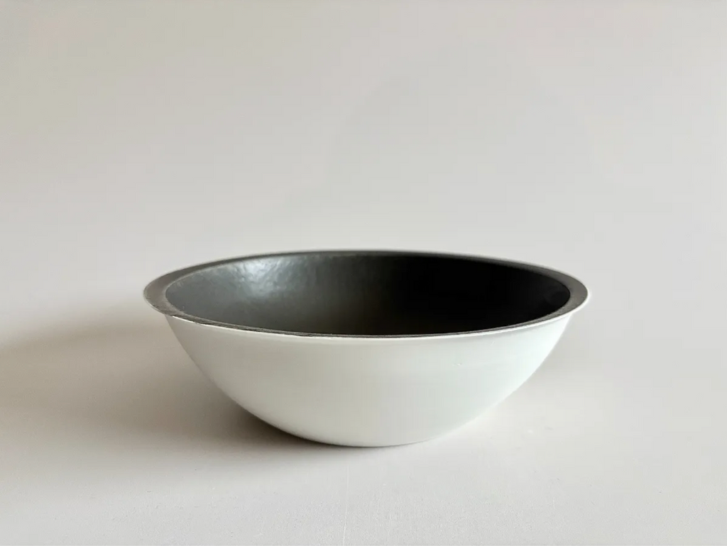 Naotsugu Yoshida | White Porcelain Iron Glaze Bowl