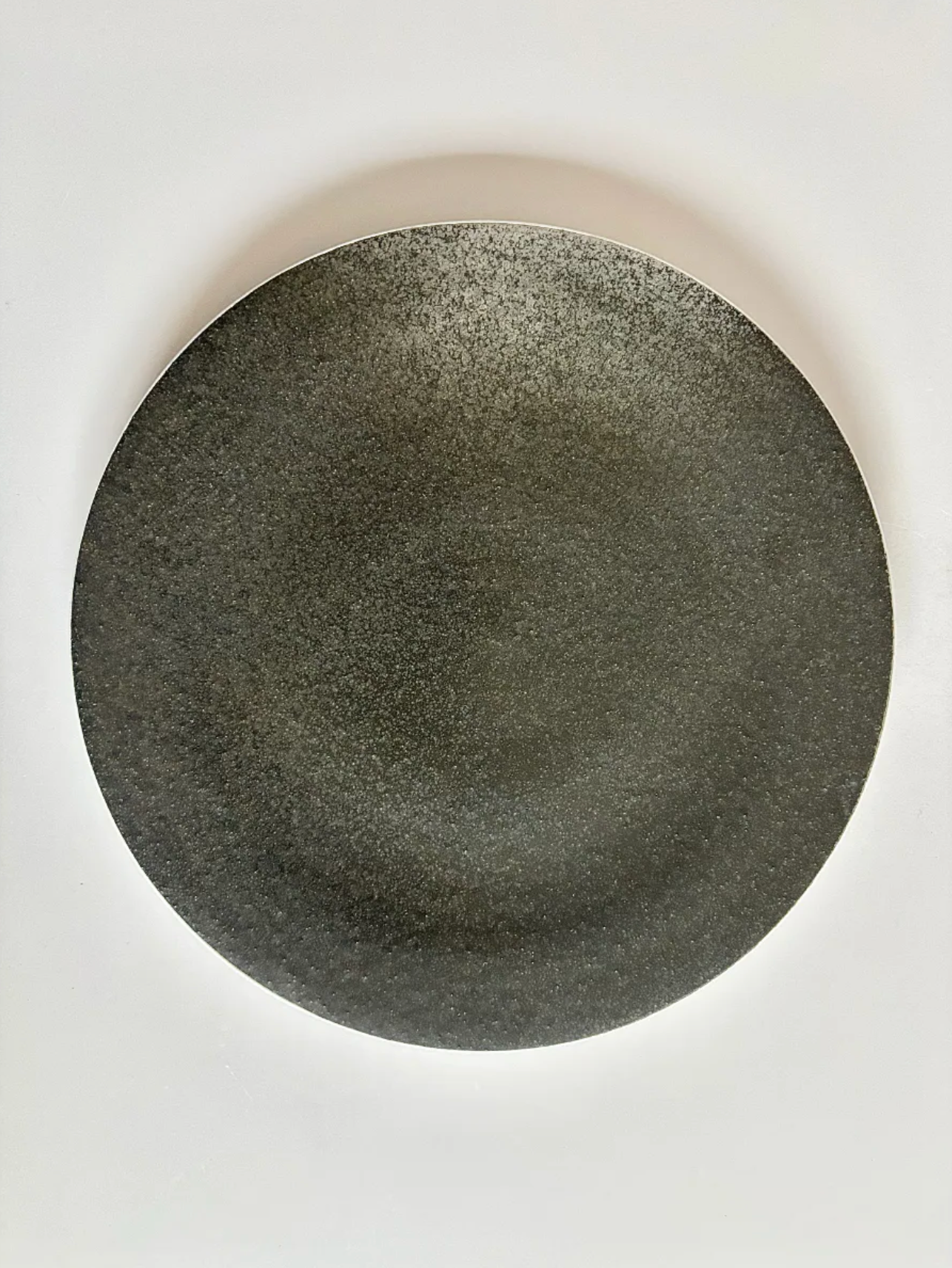 Naotsugu Yoshida | White Porcelain Iron Glaze Flat Plate
