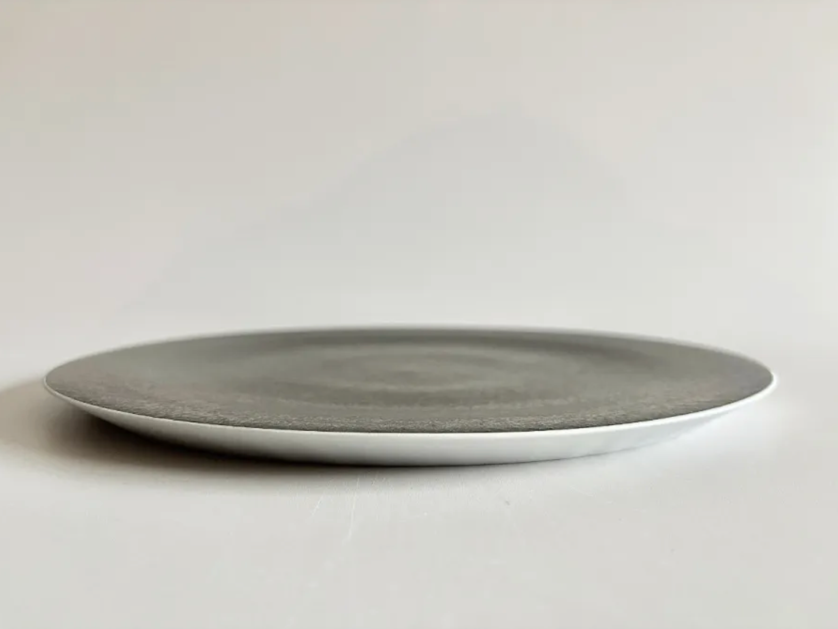 Naotsugu Yoshida | White Porcelain Iron Glaze Flat Plate