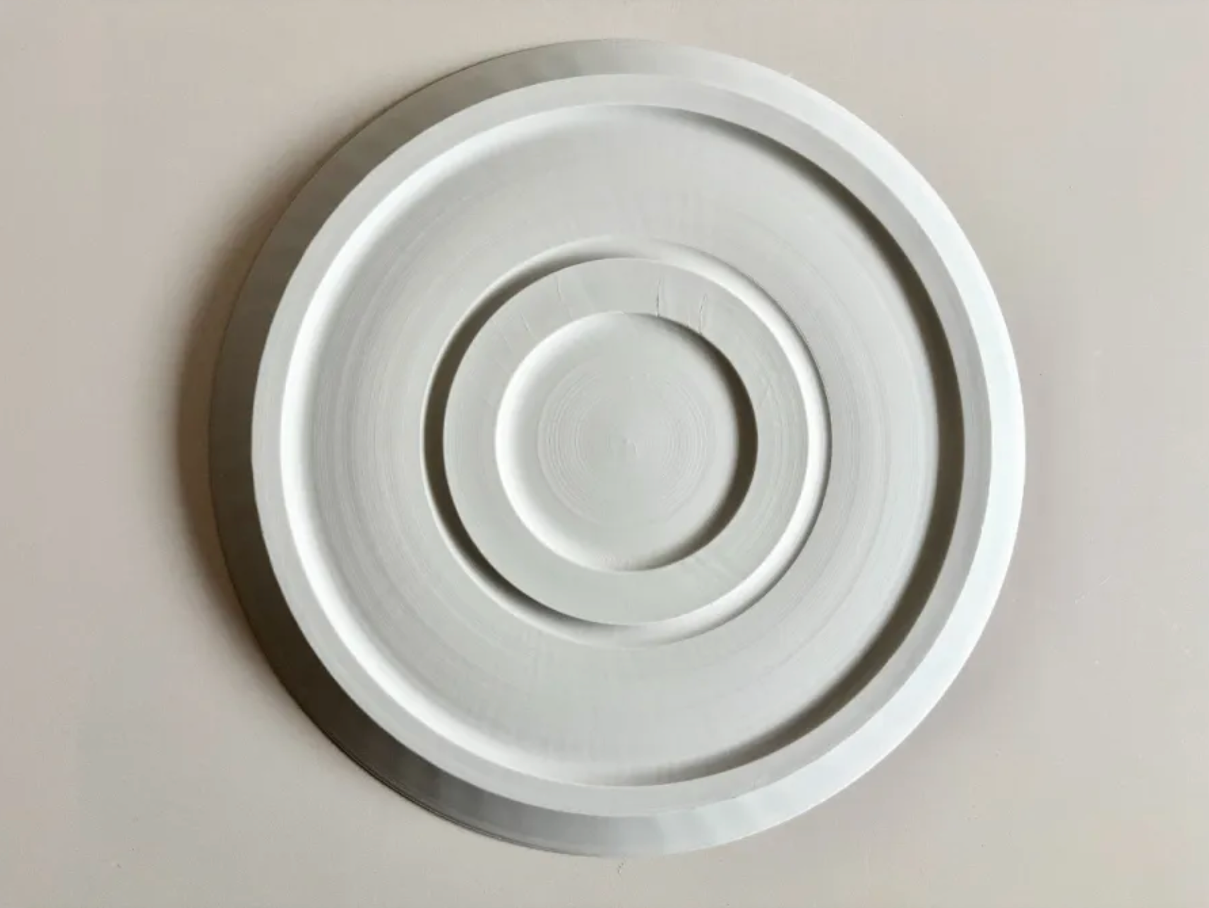Naotsugu Yoshida | White Porcelain Iron Glaze Flat Plate