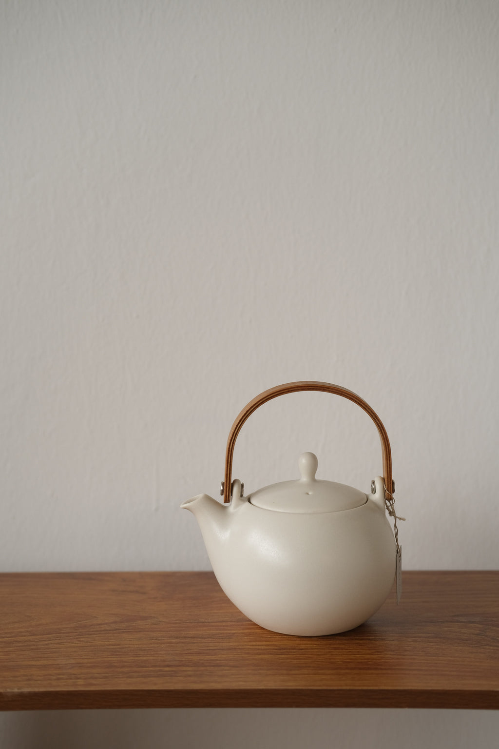 Lolo Saliu | YUI Wooden Handle Teapot